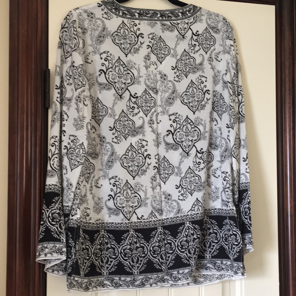 WHBM tunic top. Black & White. Sz 6 - Picture 5 of 6